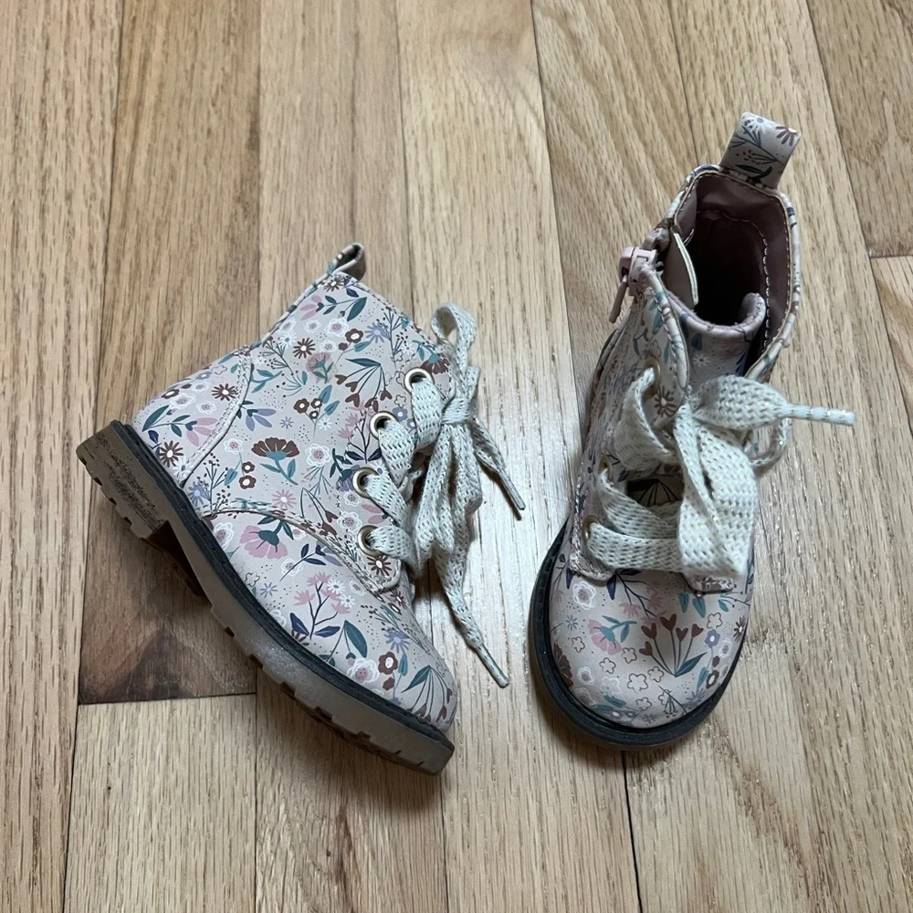 Cat & Jack Giovanna toddler girls' ankle combat boots beige floral 5 NEW